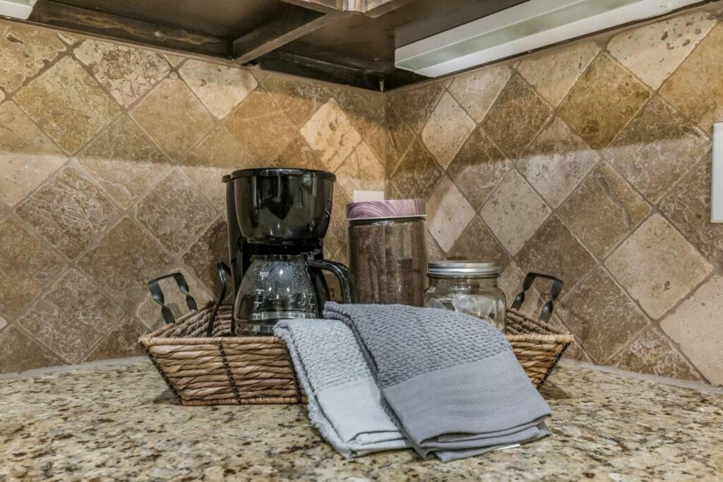 Cheerful 3 Bedroom Home, King Bed, 10 Min From Palo Duro Canyon, Fireplace, Washer Dryer Екстер'єр фото