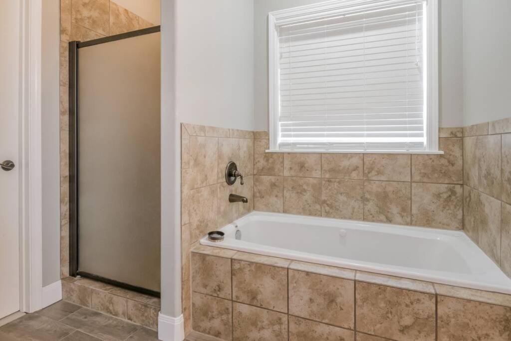 Cheerful 3 Bedroom Home, King Bed, 10 Min From Palo Duro Canyon, Fireplace, Washer Dryer Екстер'єр фото